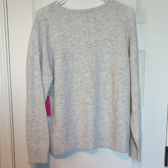 Vince Camuto Light Gray V-Neck Sweater - Picture 2 of 6